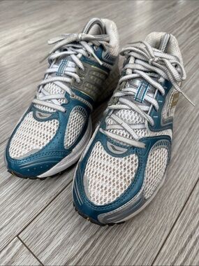 📍 Saucony Hurricane X Athletic Sneakers - Teal & White